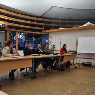 Retour sur notre réunion du 28 novembre ☕️ Merci à nos invités pour leur participation et leurs échanges : ● Denis Dehez @papsimmo | Professionnel de l’immobilier, présent pour partager sa vision du marché local et son réseau. ● Maxime Robin & Océane Bonneu pour MCA Apogée | Spécialistes notamment en cybersécurité. ● Florent Ferradou de Campus Landes | Acteur clé de la formation dans Les Landes. Un grand merci également à @marcb.pro , qui était présent pour immortaliser cette rencontre et réaliser les portraits des membres de l’association. Merci à toutes et tous pour ce moment d’échanges et à dans 15 jours ✨️. #leslandes #mimizanconnexion #clubentreprise #partenariat #réseautage