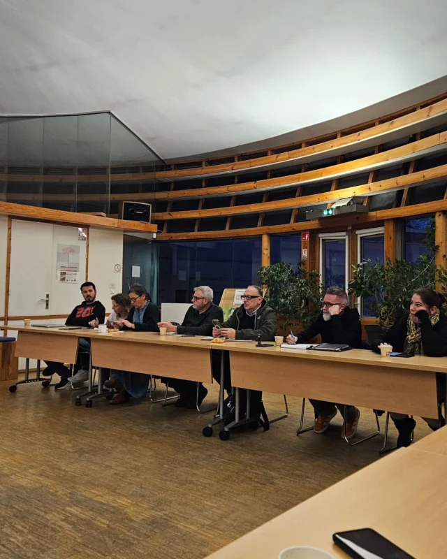 Réunion du 06 février 2025 ☕️

Merci à nos deux invités Jean-Nicolas BRUEL @studio.notabene et Frédéric DUPÉRIER pour leur présence ! 

Suite à notre habituel tour de table, nos membres ont pu assister à une conférence passionnante sur l'IA et son intégration dans le quotidien des entrepreneurs animée par Frédéric Dupérier, expert du domaine📱. 

Envie de participer à notre prochaine réunion du 20 février ? Rendez-vous sur notre site internet mimizanconnexion.fr ou écrivez-nous à mimizanconnexion@gmail.com ! 🙌

#mimizanconnexion #clubentreprise #entreprenariat #entreprendredansleslandes #mimizan